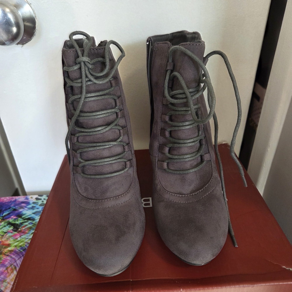 Elegant Gray Lace-Up Ankle Boots
